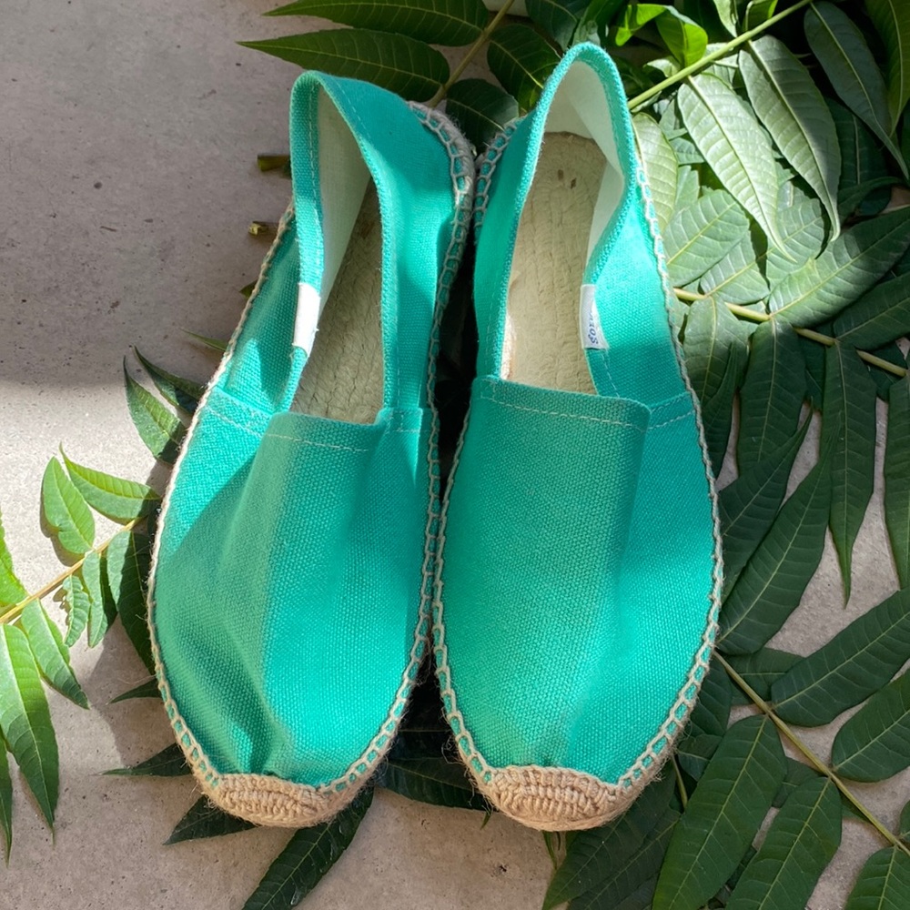 Canvas green color shoes
